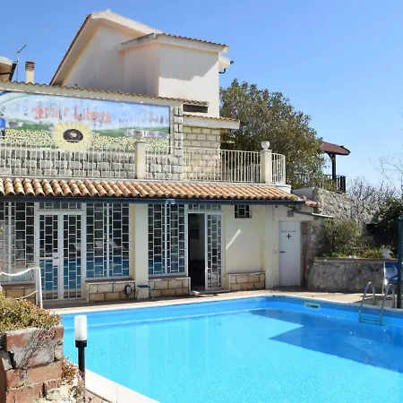 Belvilla By Oyo Casa Monti Iblei