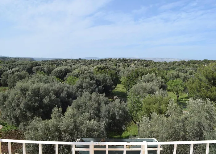 Villa In Syracuse With Pool And Terrace *
